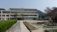 校舎の外観画像