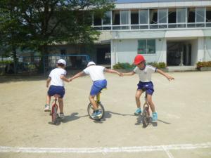 学校を超えて、風車に挑戦