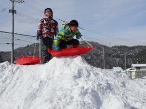 雪遊び