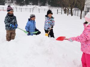 雪遊び