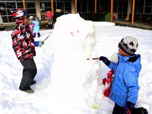 雪遊び