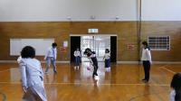 ９