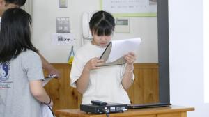 ３