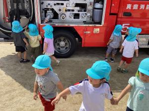 2歳児こっちも触って見る