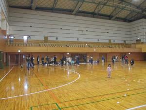 広い体育館