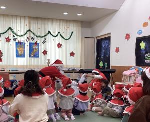 １歳さんもプレゼントをもらったよ。