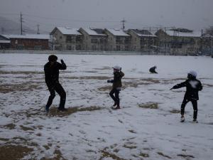雪遊び３