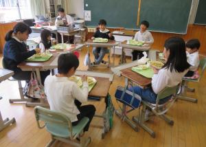縦割り班給食２