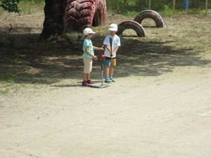 ２