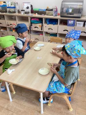 大きなお口でパクリ！