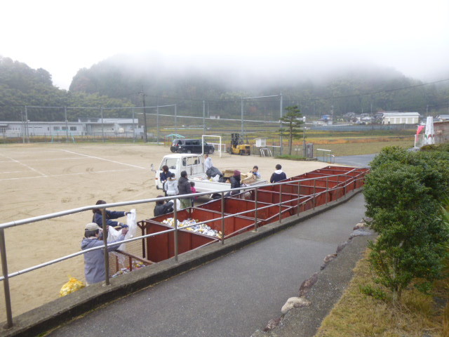 今年度3回目、最後の資源回収を行いましたの画像