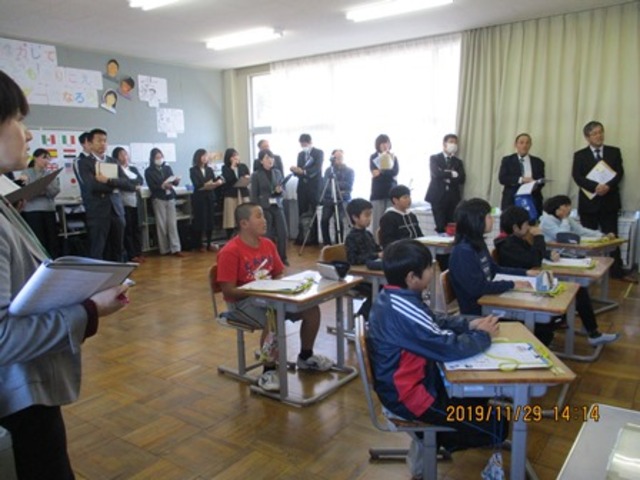多くの先生方が、月田小学校の外国語活動の授業を見に来て下さいましたの画像