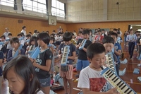 月田小学校のみんなもリズムに乗って演奏しましたの画像