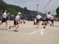 4～6年生も、力一杯走りましたの画像