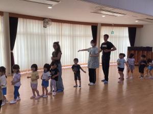 イタリア人高校生と一緒に盆踊り。