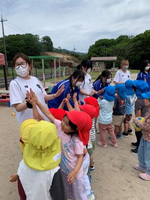 ハイタッチ