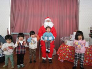 サンタクロースと子どもたち