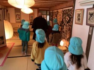 和尚さんについていく