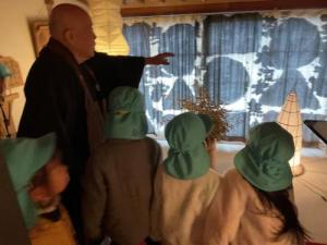 カーテンに版画