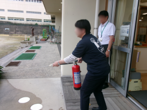 水消火器を使っての練習