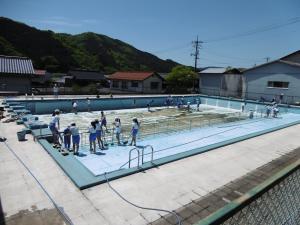 プール掃除
